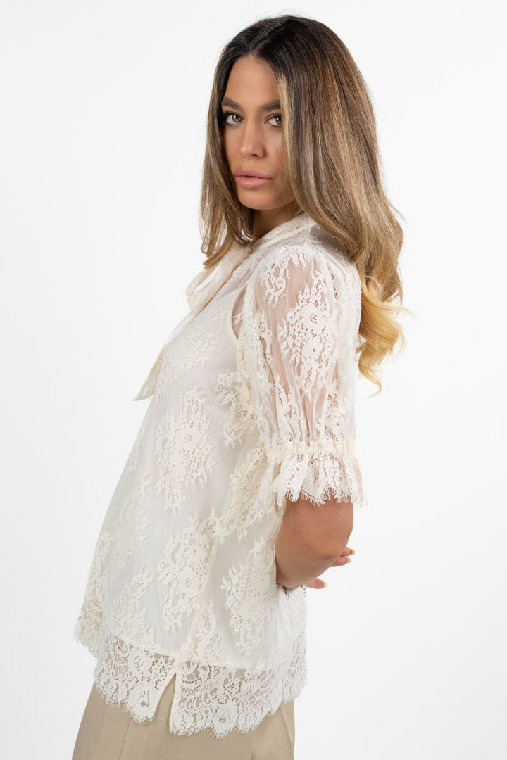 Blusa in Pizzo Chantilly Panna - Twinset