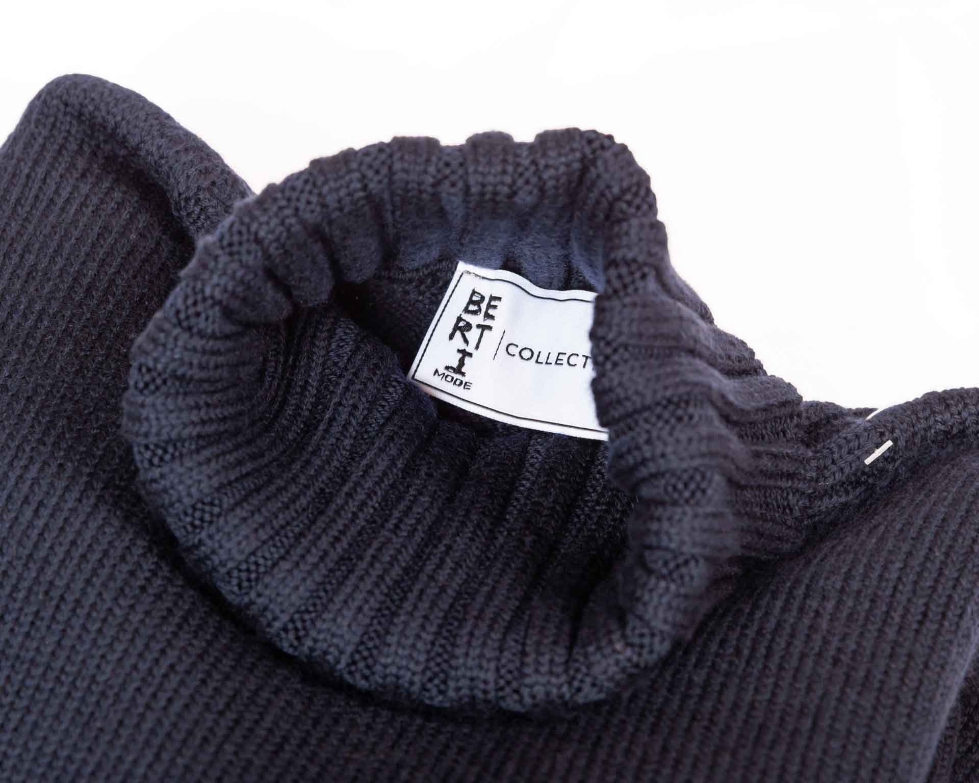 Berti mode collection maglione a collo alto blu